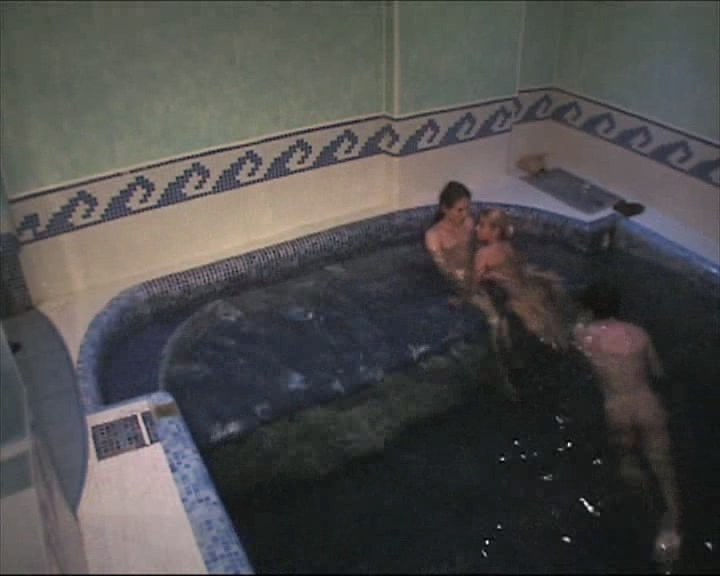 Nasty fuck in the swimming pool!