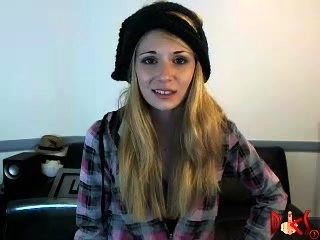 Solo girls masturbate until orgasm for