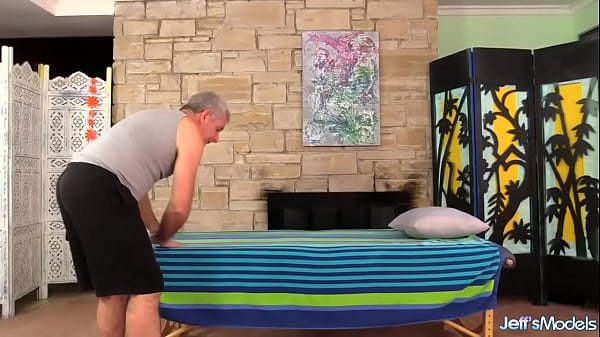 Toy Assisted Massage for Plump Mature Lady Darling Geisha