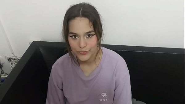 No me aguante las ganas y me folle duro a mi pequeña hermanastra. H.L.