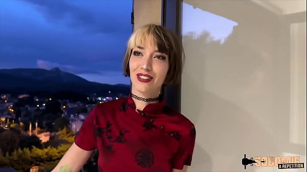 Oney, belle coquine, s’offre deux bites pour son cul